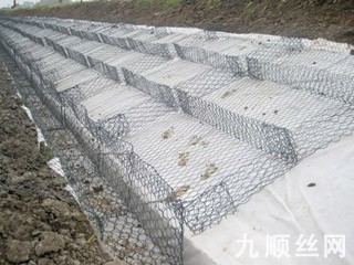 雷诺护垫3.jpg